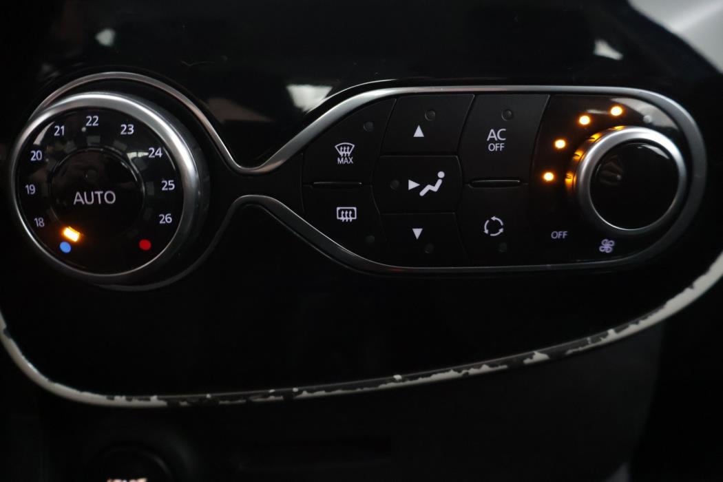 RENAULT Clio 2015
