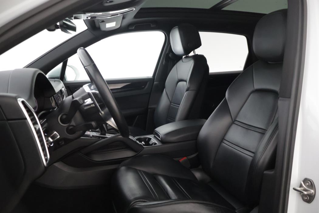 PORSCHE Cayenne 2018