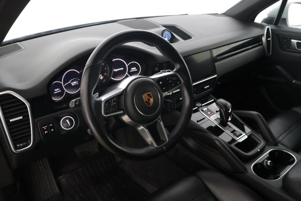 PORSCHE Cayenne 2018