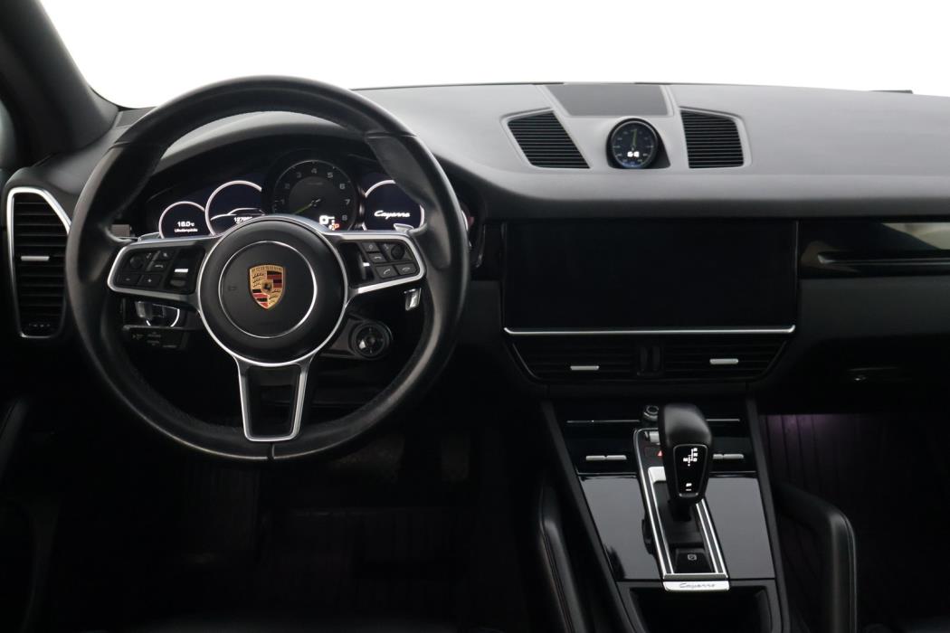 PORSCHE Cayenne 2018