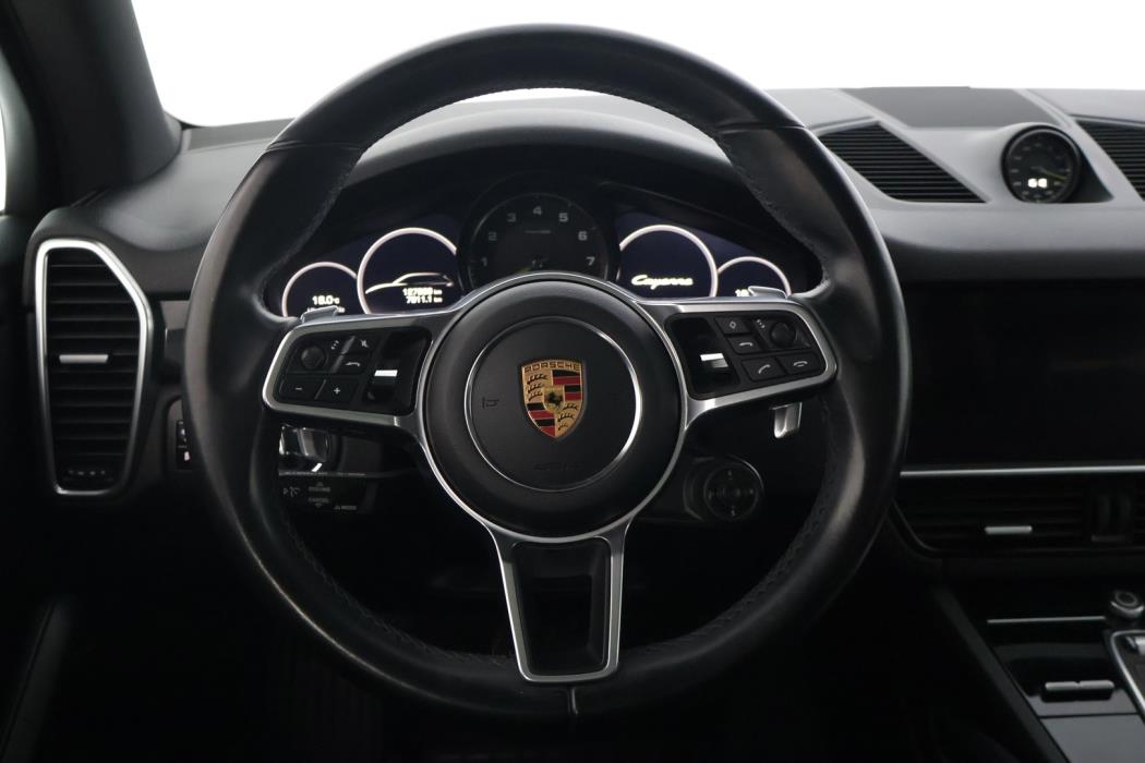 PORSCHE Cayenne 2018