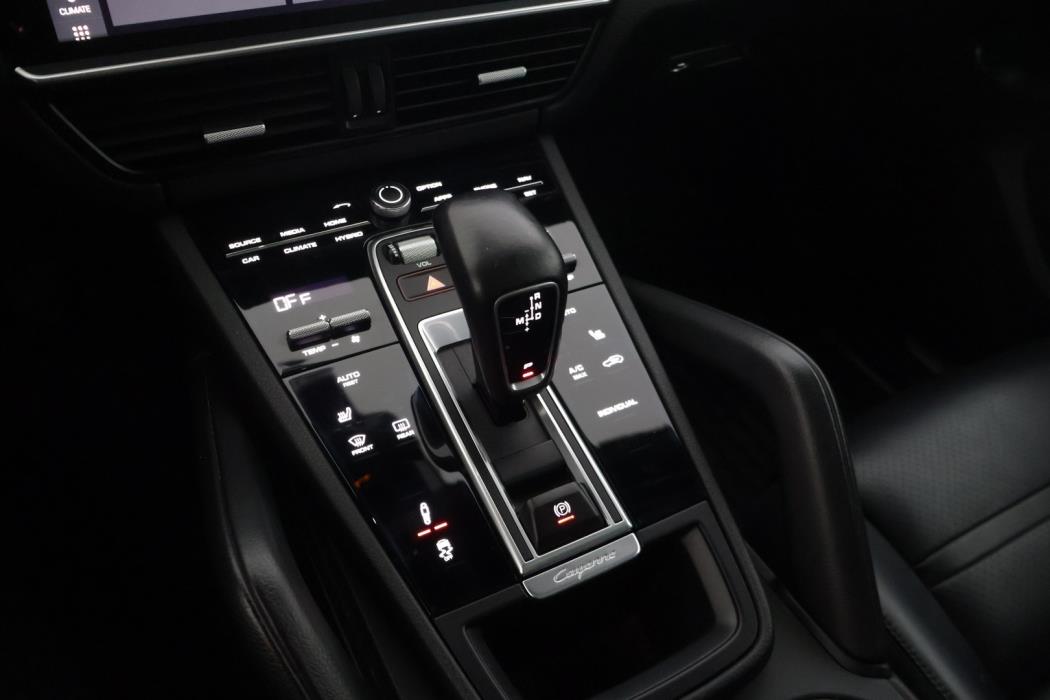 PORSCHE Cayenne 2018