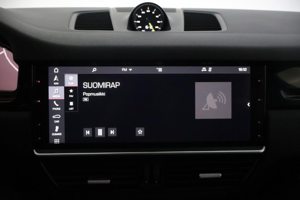 PORSCHE Cayenne 2018