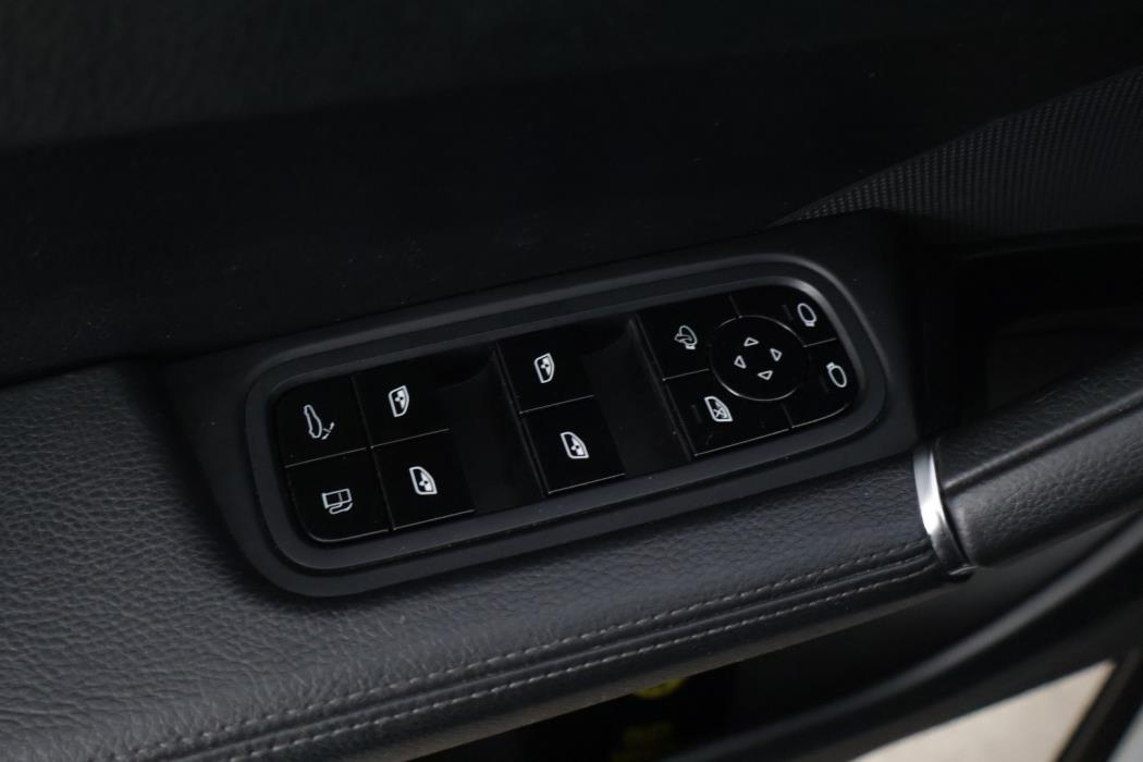 PORSCHE Cayenne 2018