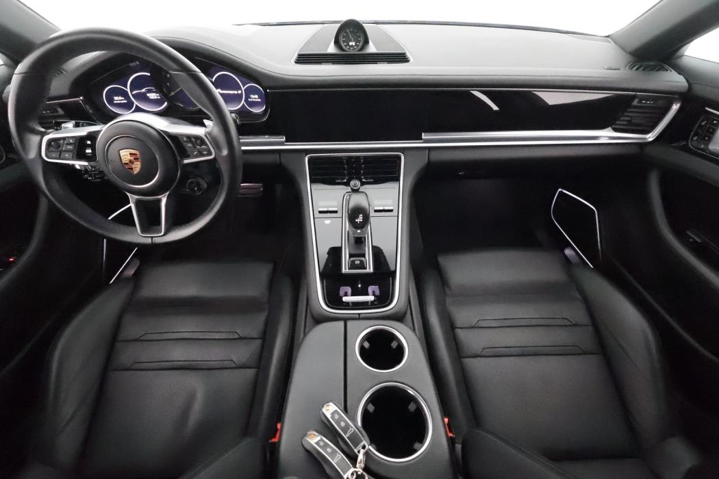 PORSCHE Panamera 2019