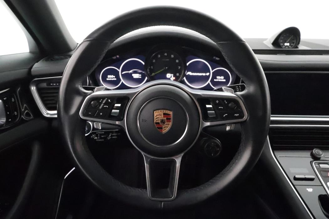PORSCHE Panamera 2019