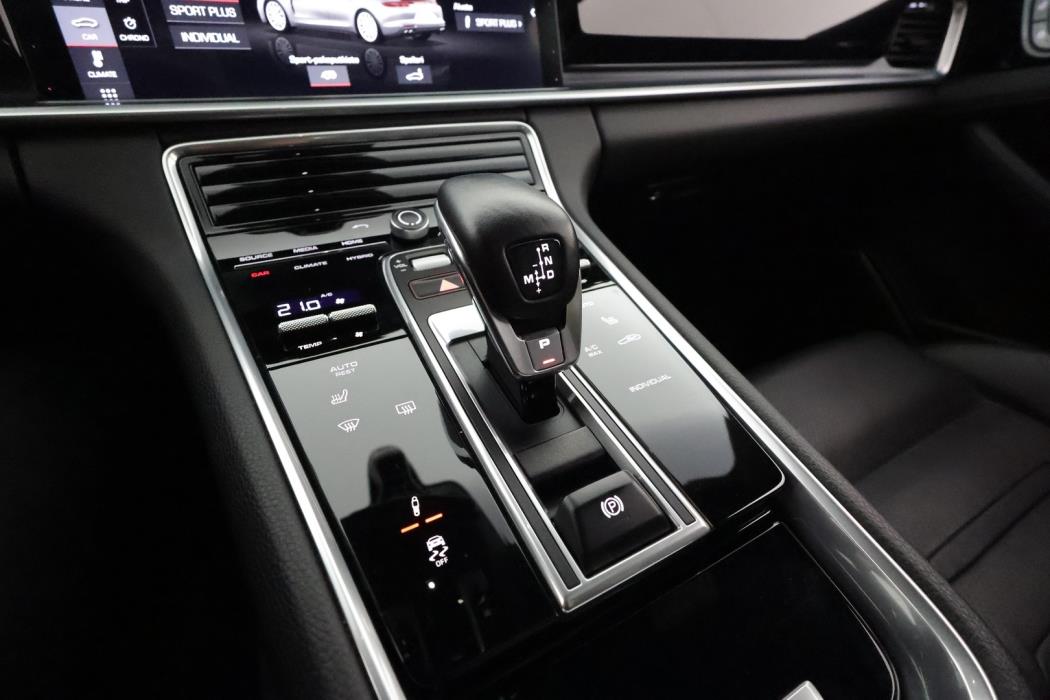 PORSCHE Panamera 2019