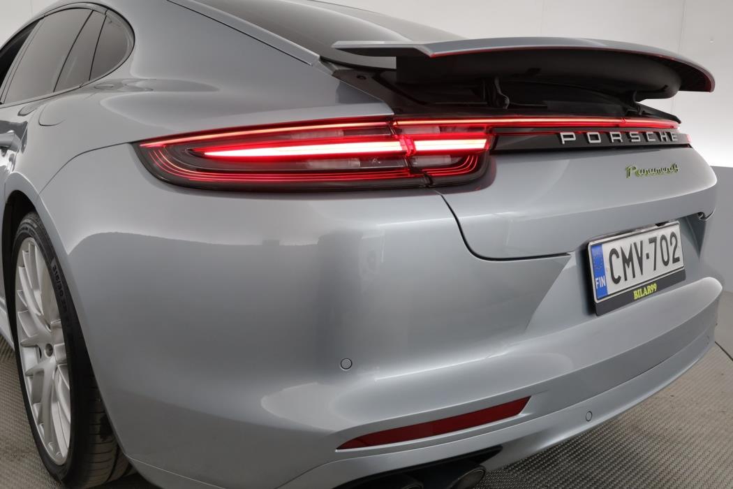 PORSCHE Panamera 2019