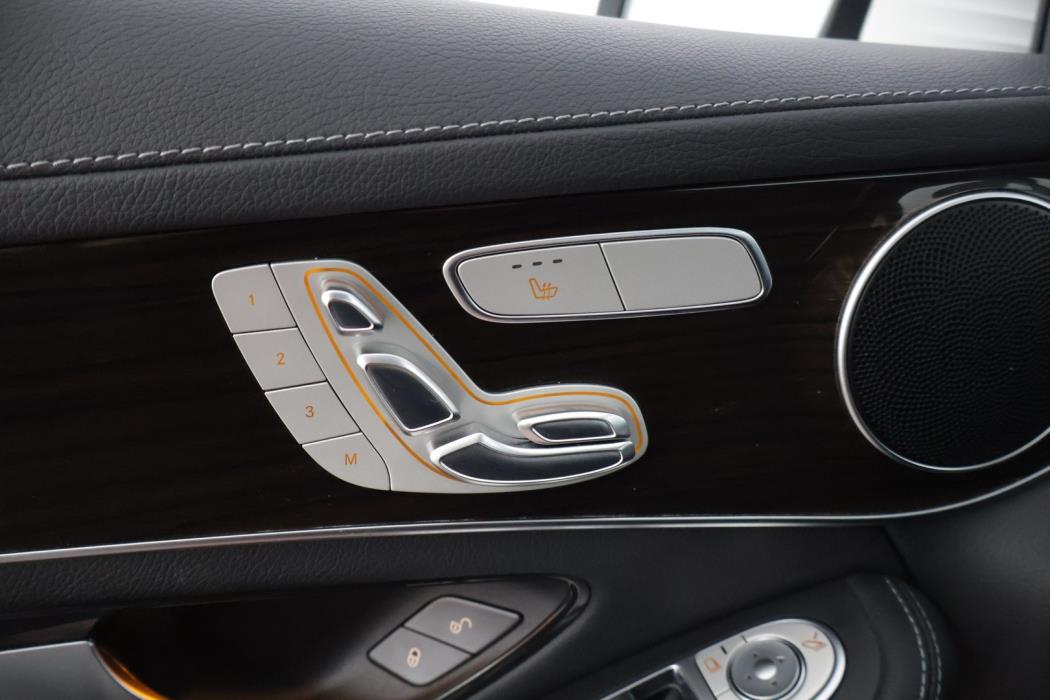 MERCEDES-BENZ GLC 2021