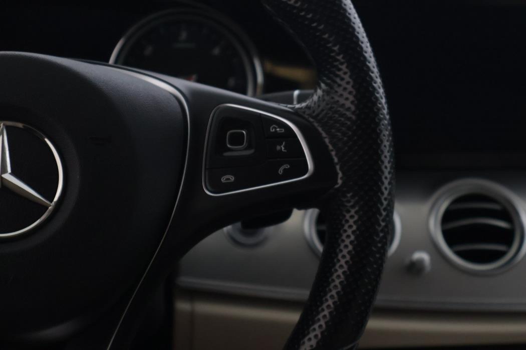 MERCEDES-BENZ E 2017