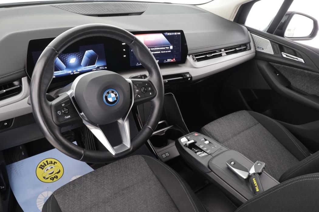 BMW 225 2023