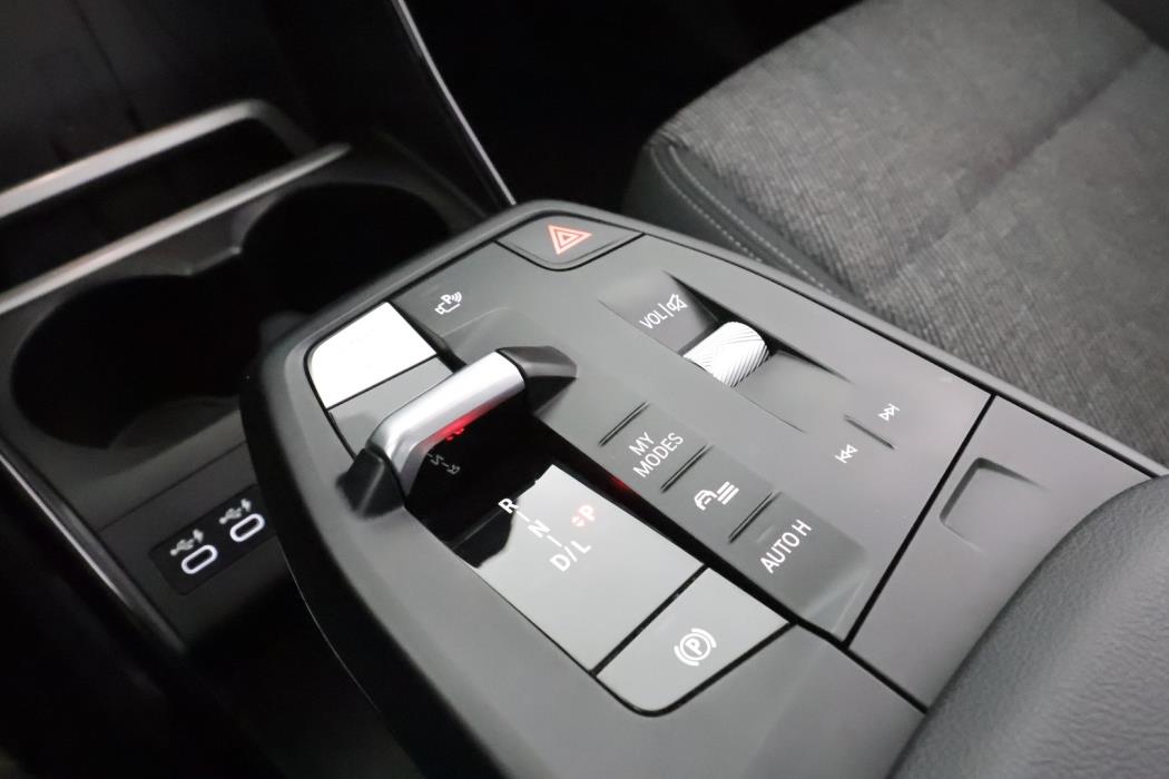 BMW 225 2023