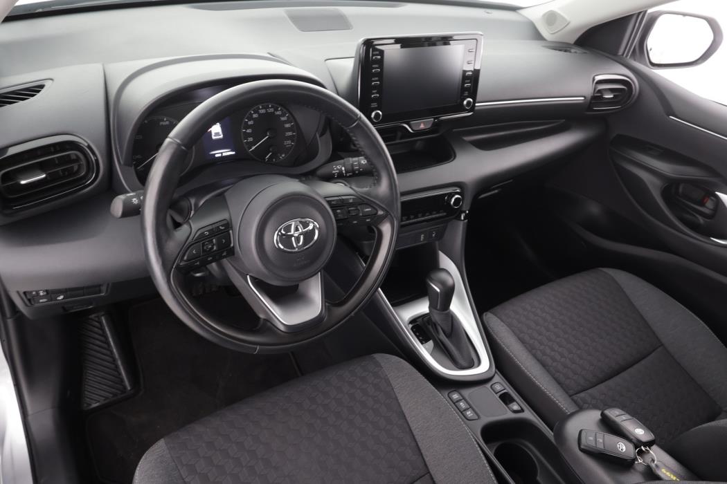 TOYOTA Yaris 2024