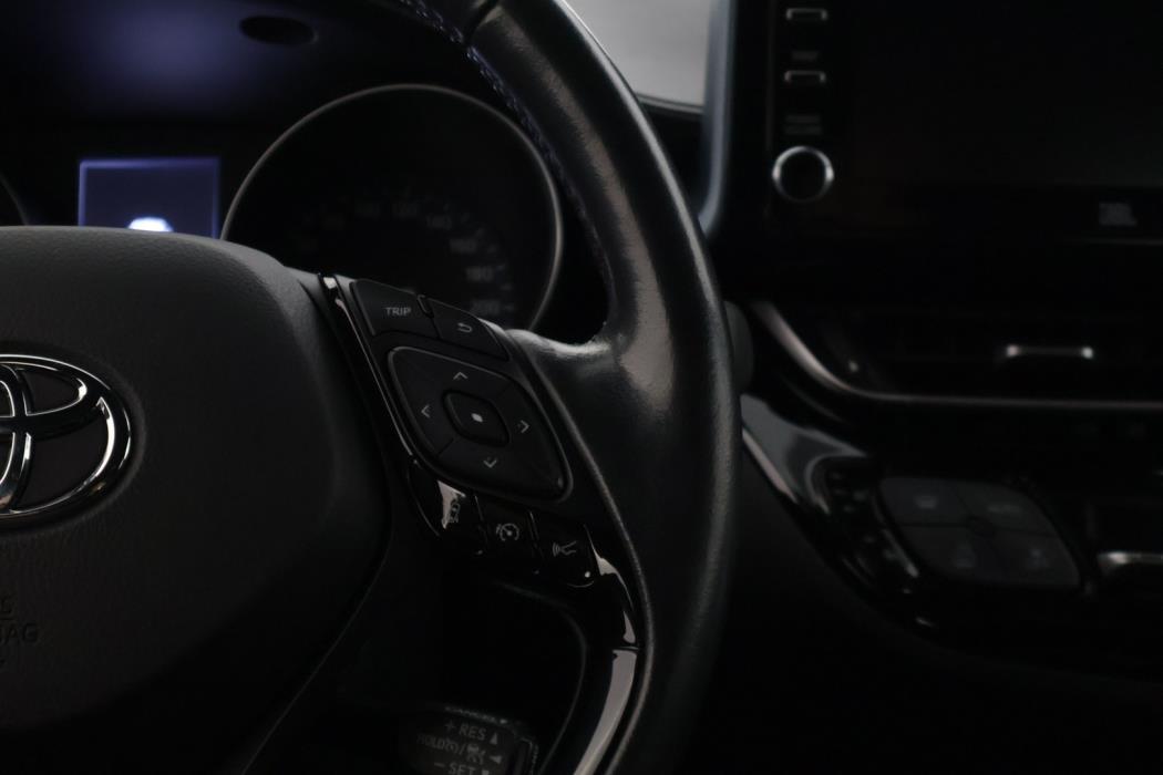 TOYOTA C-HR 2021