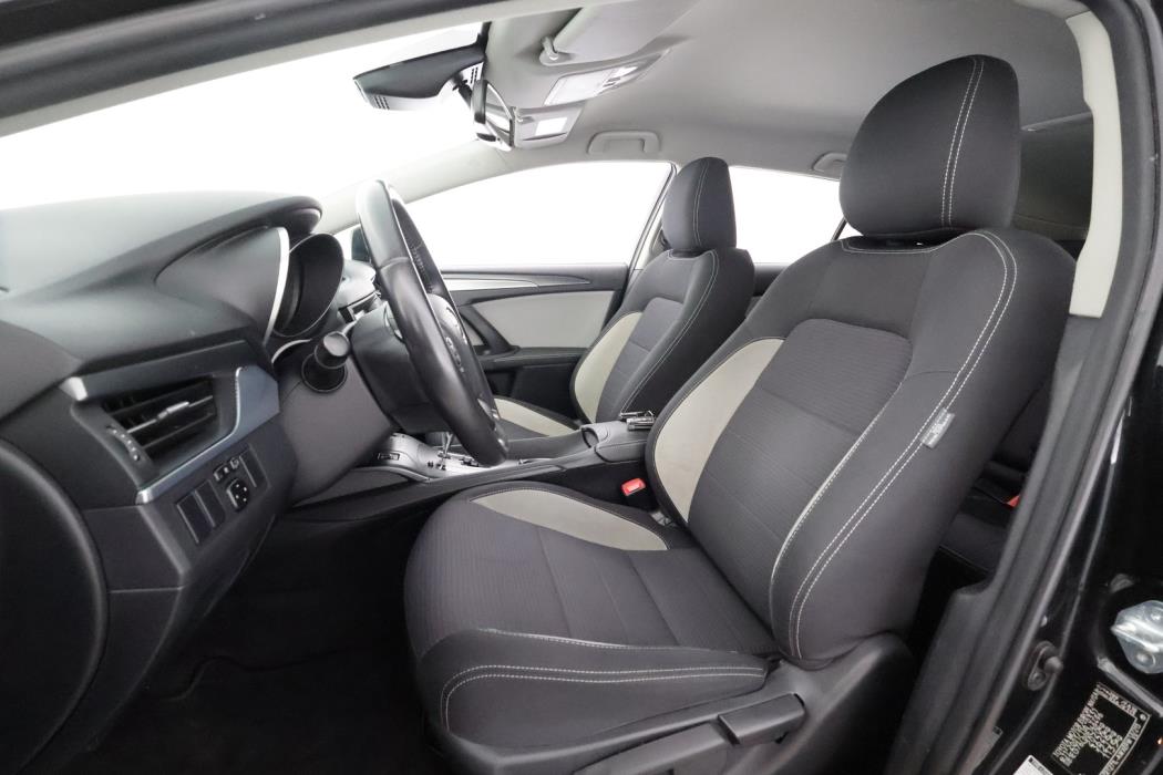 TOYOTA Avensis 2017
