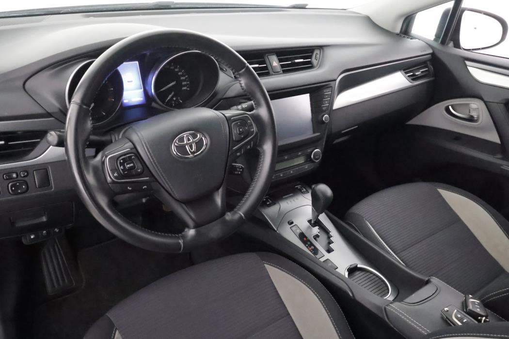 TOYOTA Avensis 2017