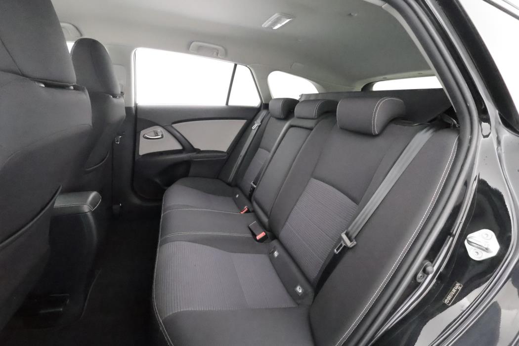 TOYOTA Avensis 2017
