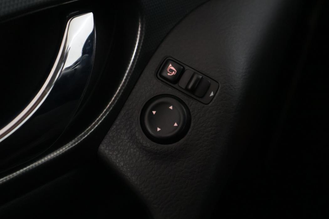 NISSAN Qashqai 2017