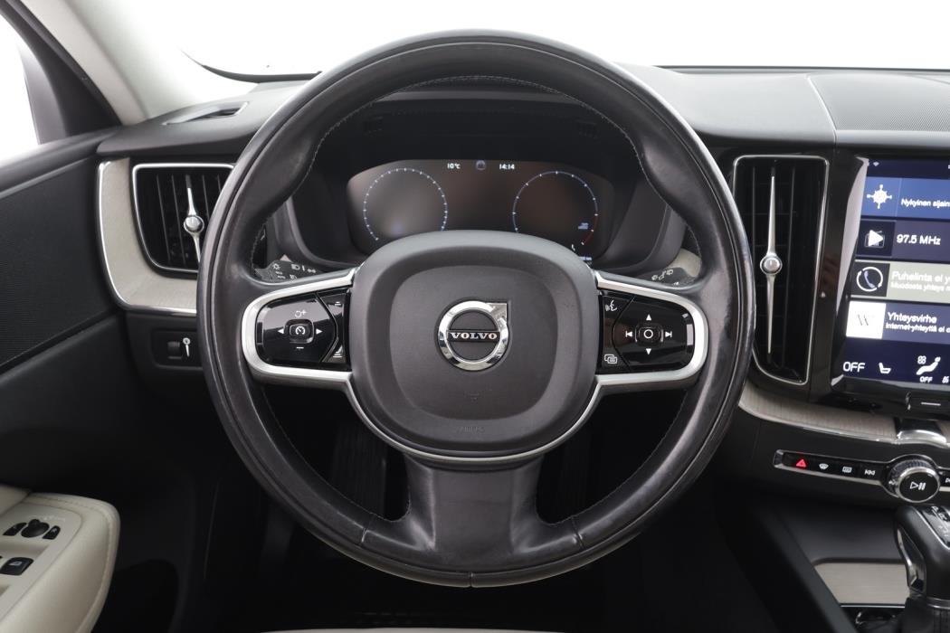 VOLVO XC60 2018