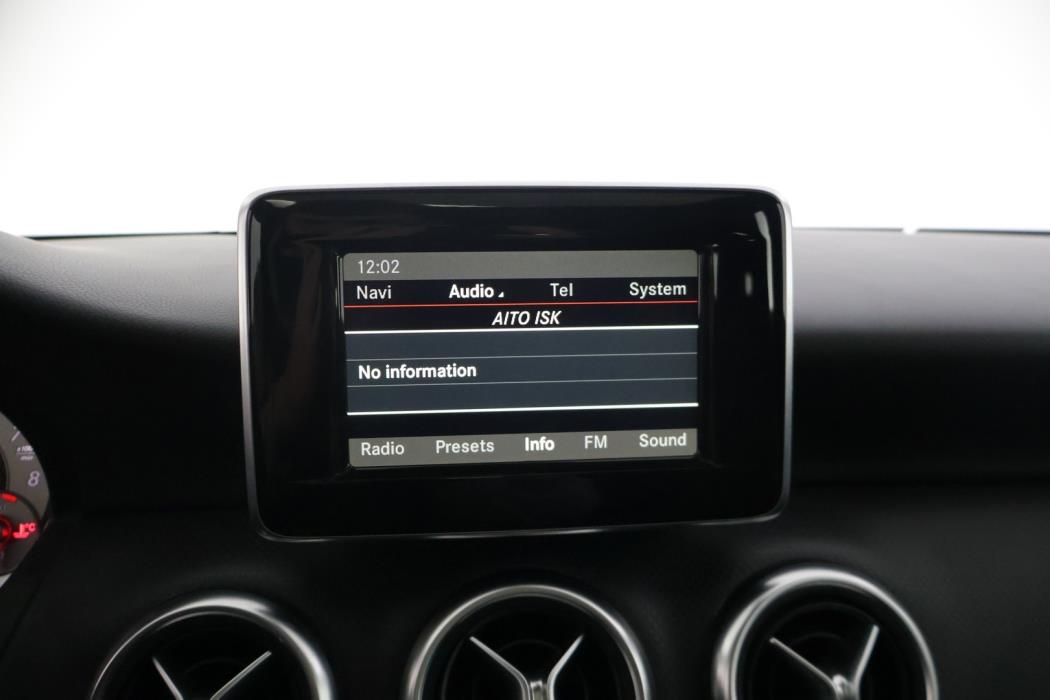 MERCEDES-BENZ A 2015