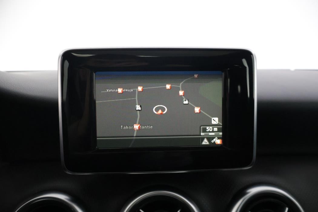 MERCEDES-BENZ A 2015