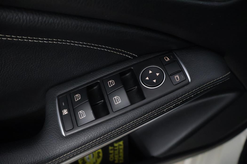 MERCEDES-BENZ A 2015