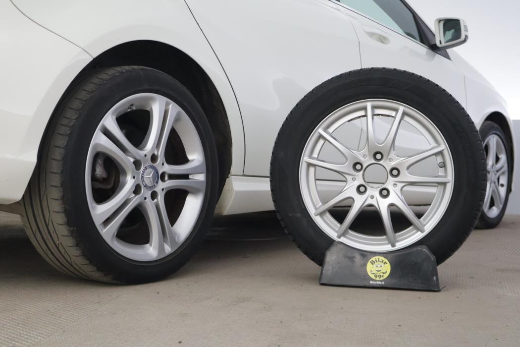 MERCEDES-BENZ A 2015