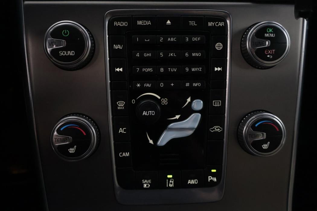 VOLVO V60 2015