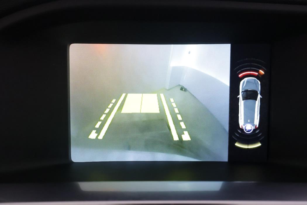 VOLVO V60 2015