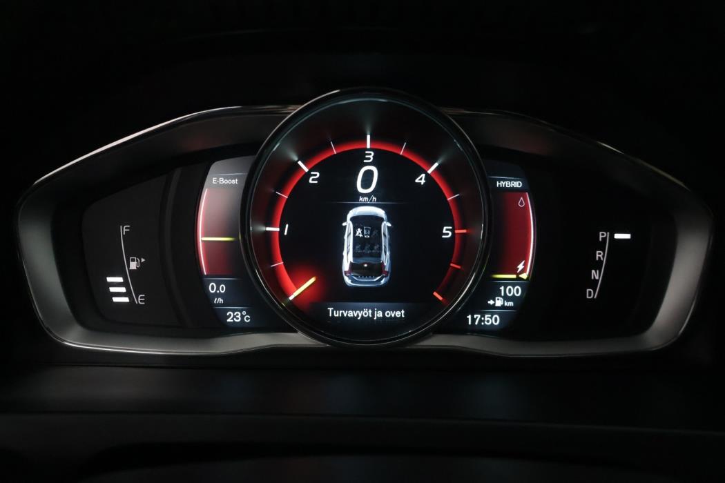 VOLVO V60 2015