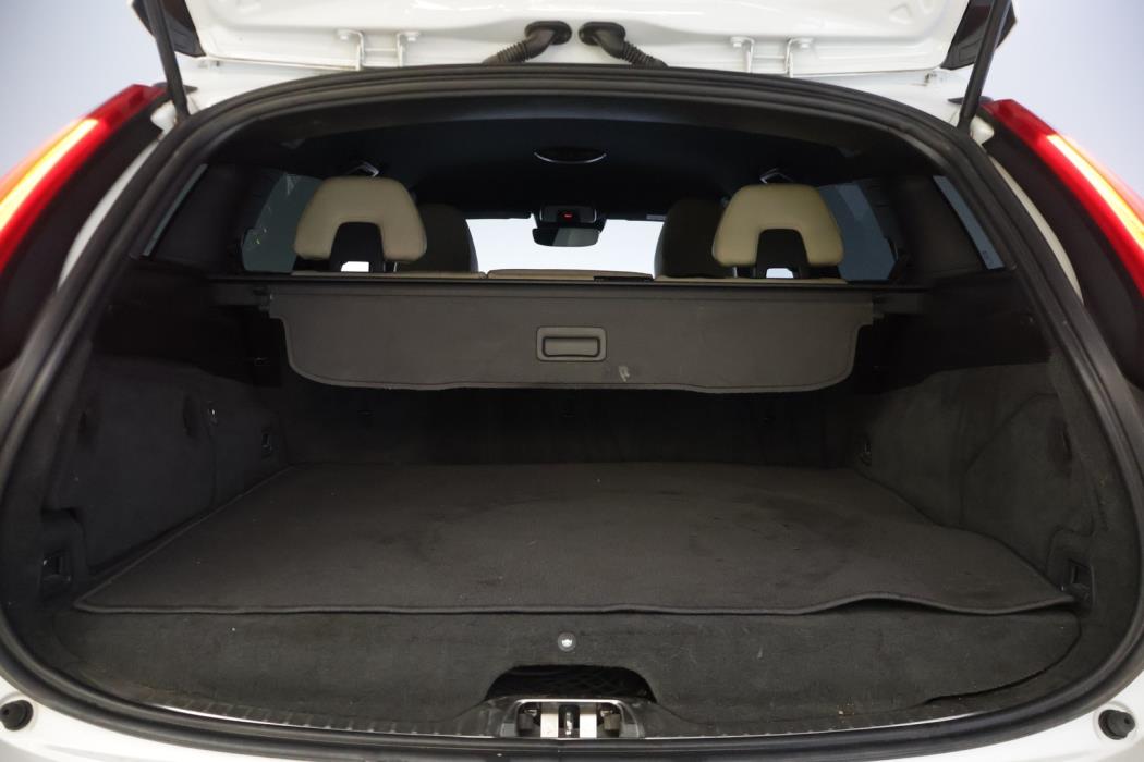 VOLVO V60 2015