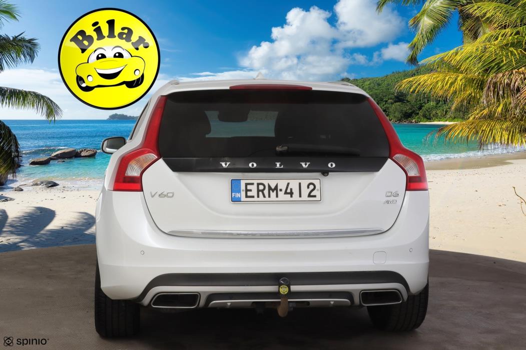 VOLVO V60 2015