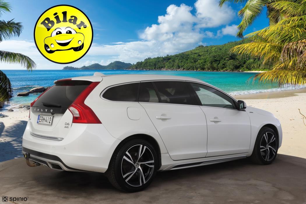 VOLVO V60 2015