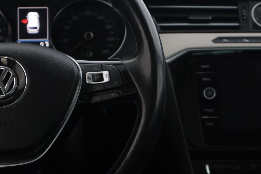 VOLKSWAGEN Passat 2018