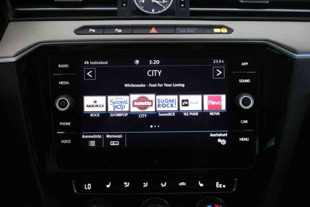 VOLKSWAGEN Passat 2018