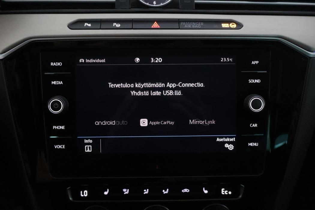 VOLKSWAGEN Passat 2018