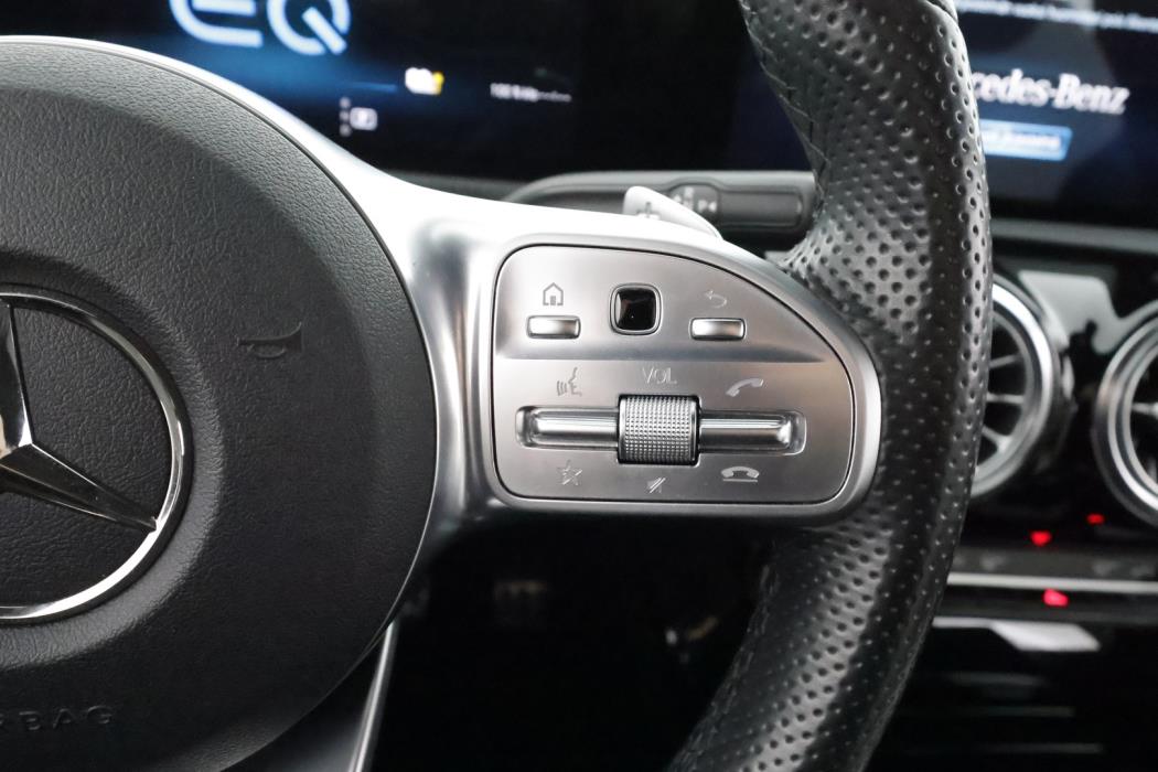 MERCEDES-BENZ A 2020