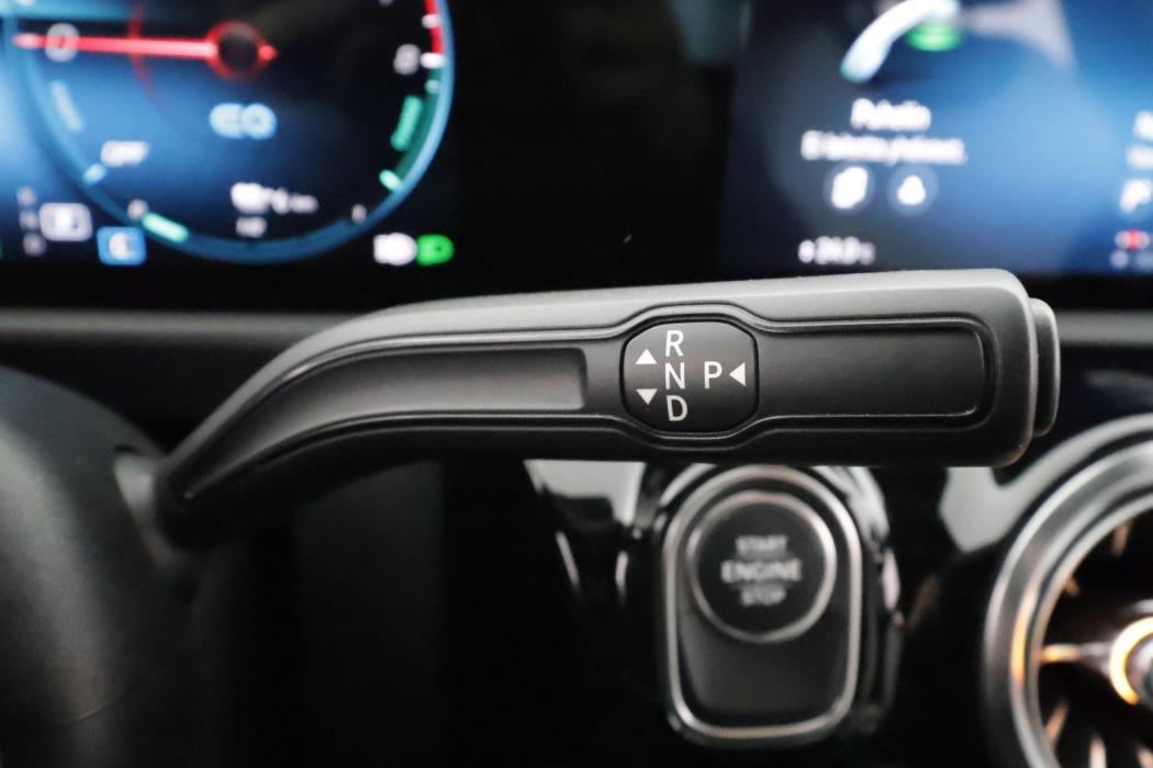 MERCEDES-BENZ A 2020