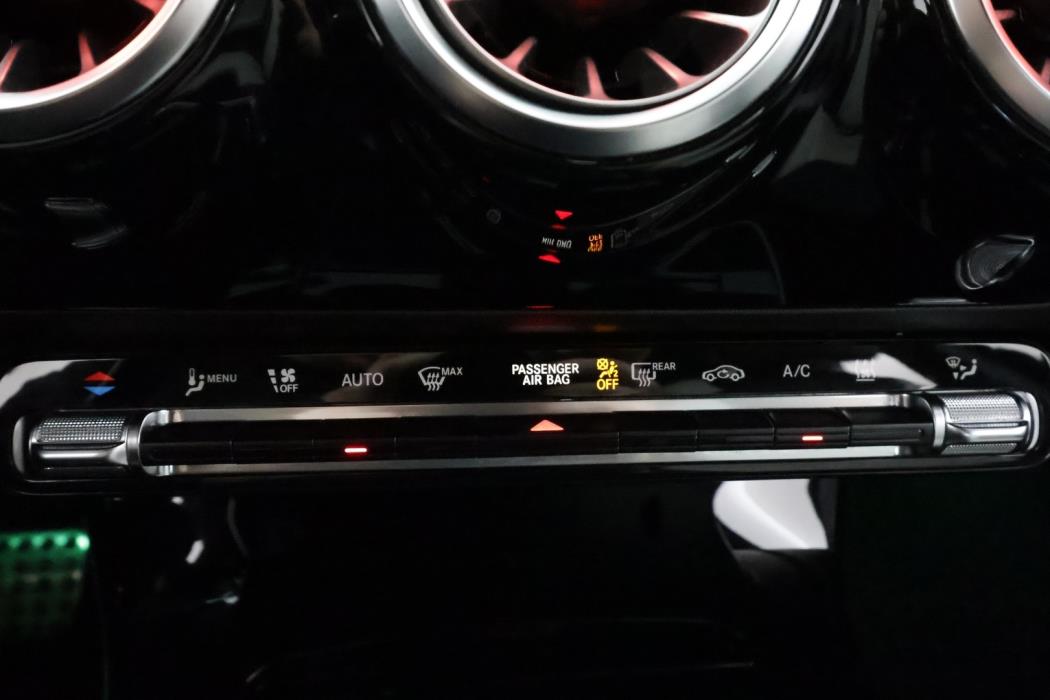 MERCEDES-BENZ A 2020