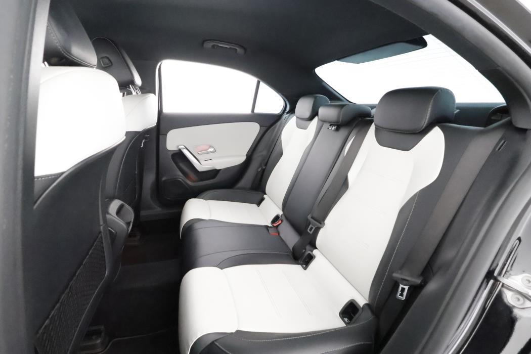 MERCEDES-BENZ A 2020