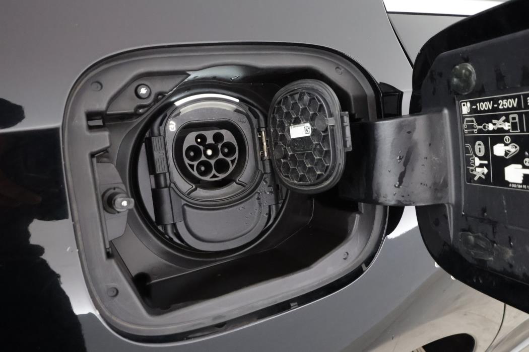 MERCEDES-BENZ A 2020