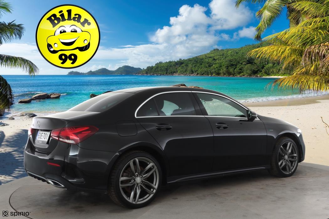 MERCEDES-BENZ A 2020