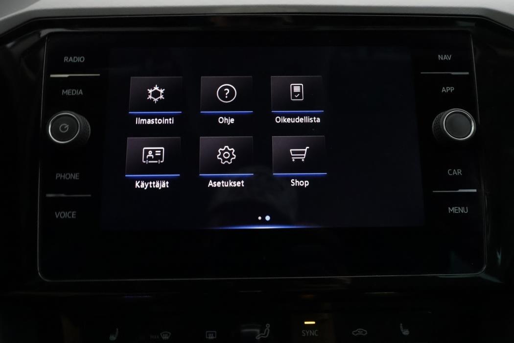 VOLKSWAGEN Passat 2024