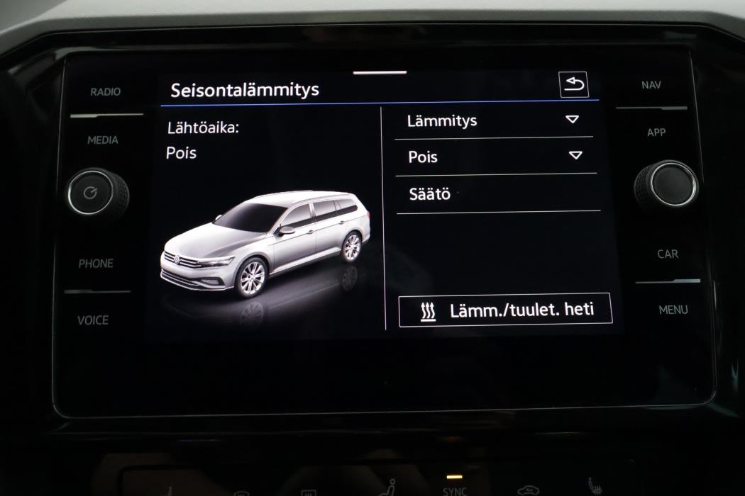 VOLKSWAGEN Passat 2024