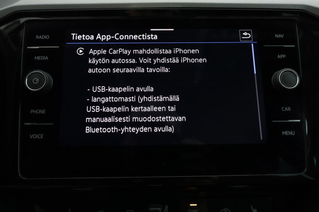 VOLKSWAGEN Passat 2024