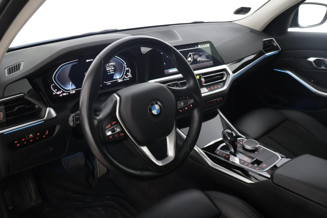 BMW 330 2021