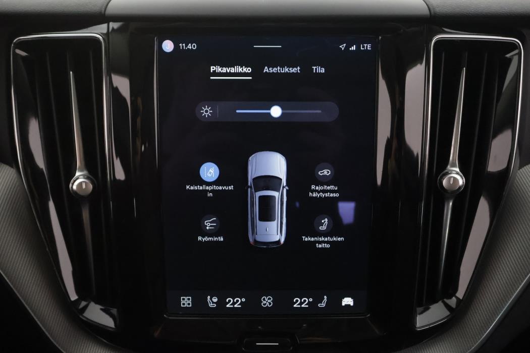 VOLVO XC60 2023