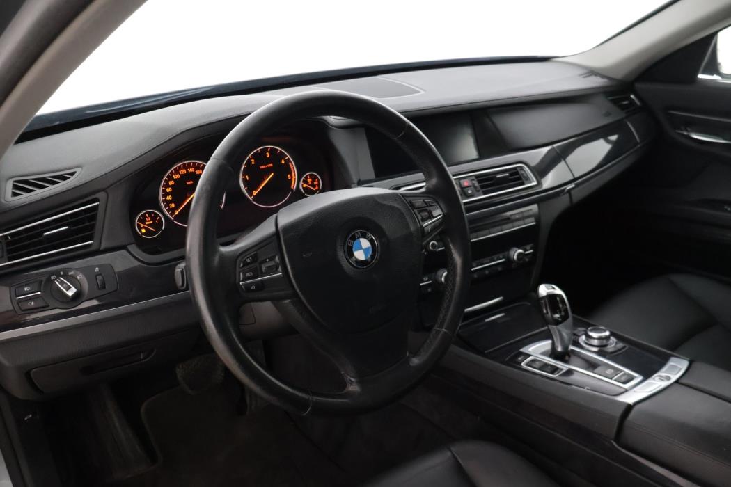BMW 730 2009