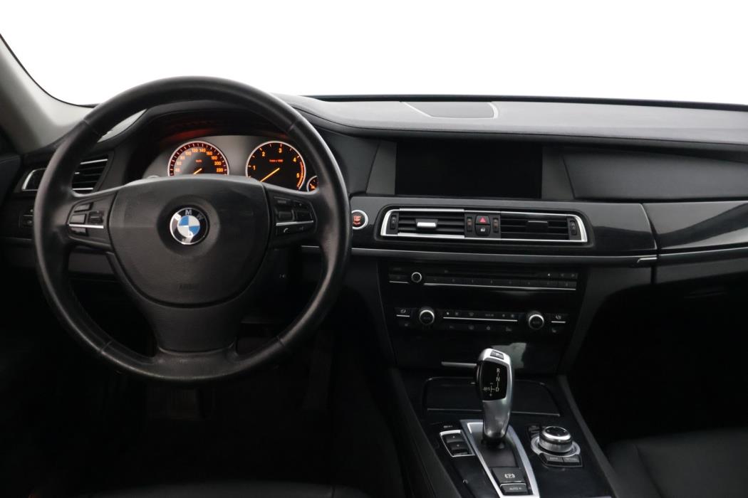 BMW 730 2009