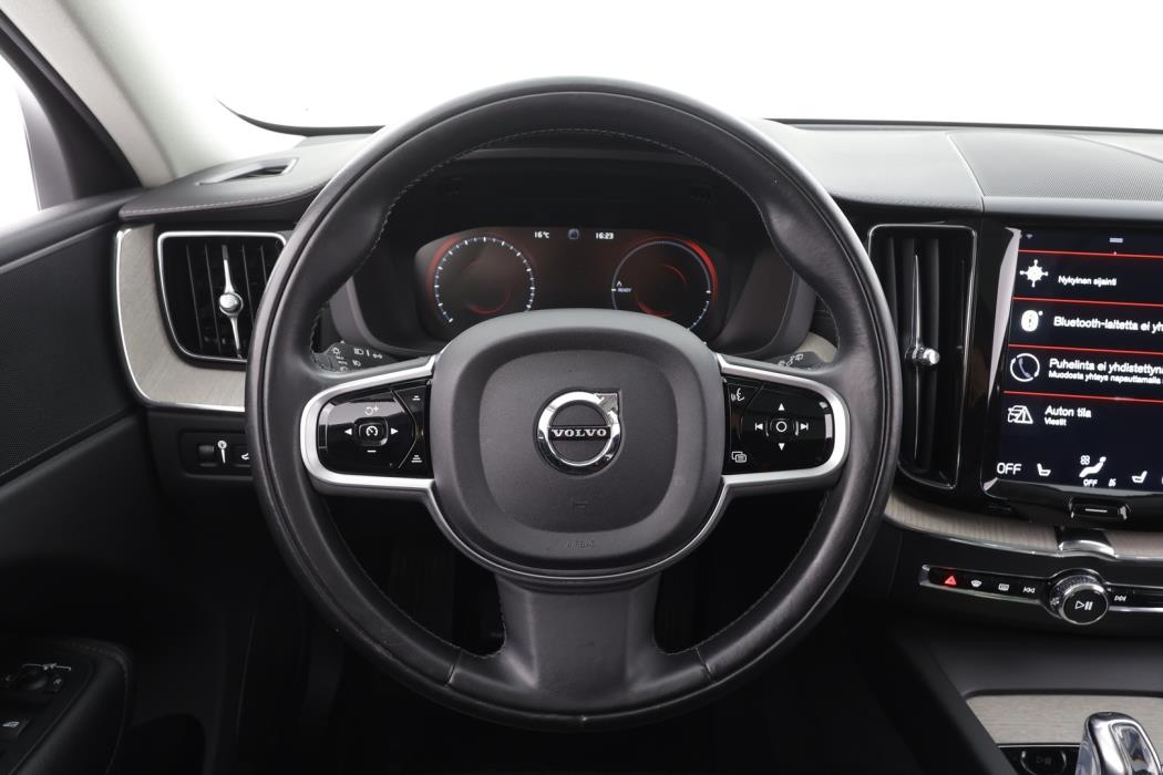 VOLVO XC60 2018